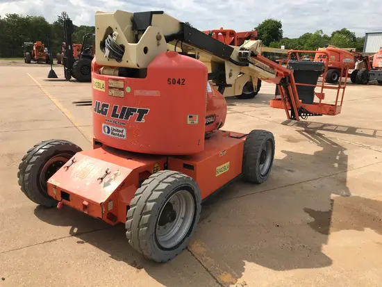 2013 JLG E450AJ Articulating Boom Lift