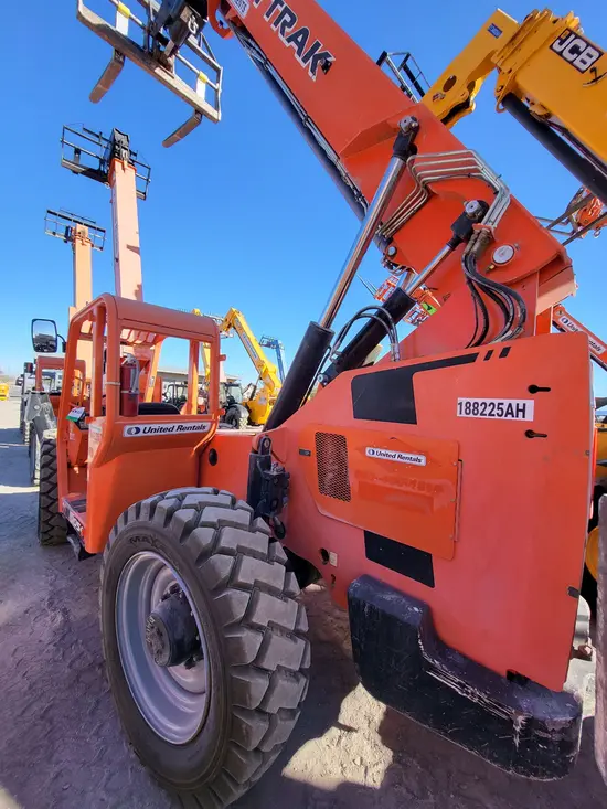 2017 SKYTRAK 10054 Forklift