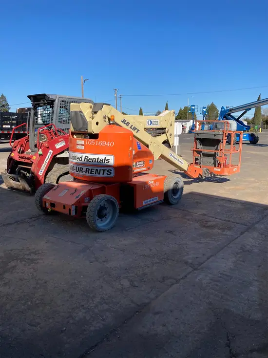 2016 JLG E400AN Articulating Boom Lift