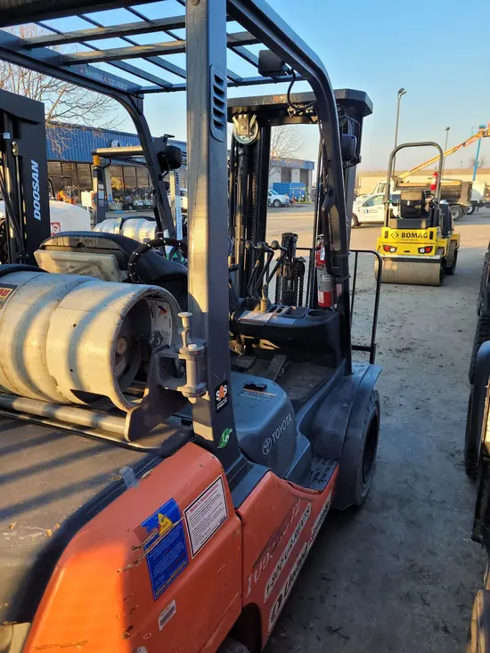 2017 Toyota 8FGU25 Warehouse Forklift