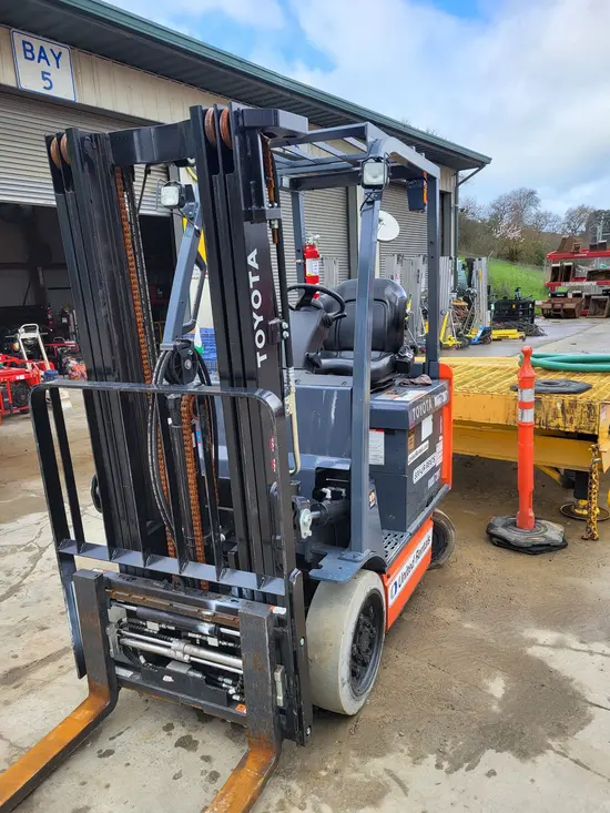 2018 Toyota 8FBCU25 Warehouse Forklift