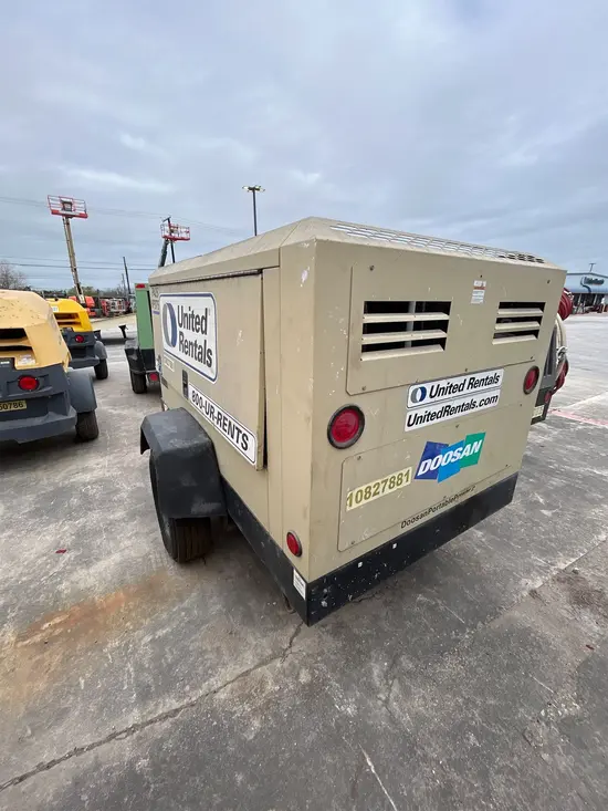2018 Doosan P425/HP375WCUT4 Air Compressor