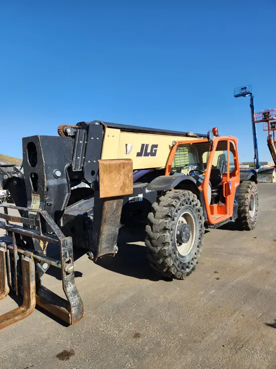 2016 JLG 1055 Forklift