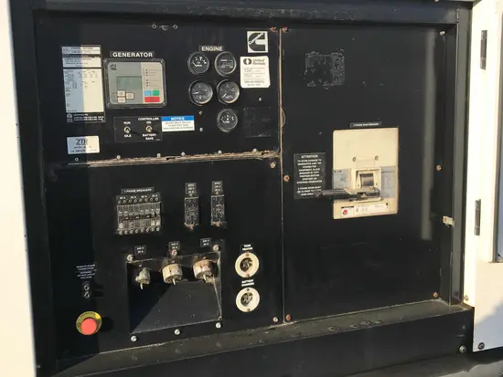 2013 Cummins C300D6RG Diesel Generator