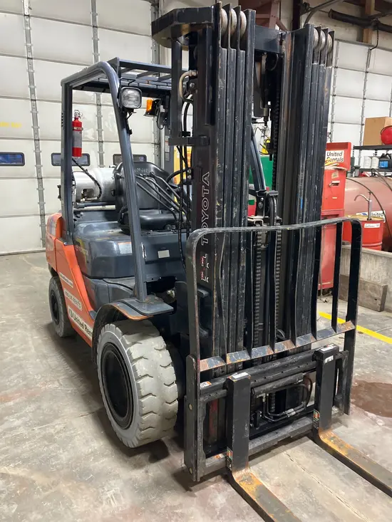 2018 Toyota 8FGU30 Warehouse Forklift