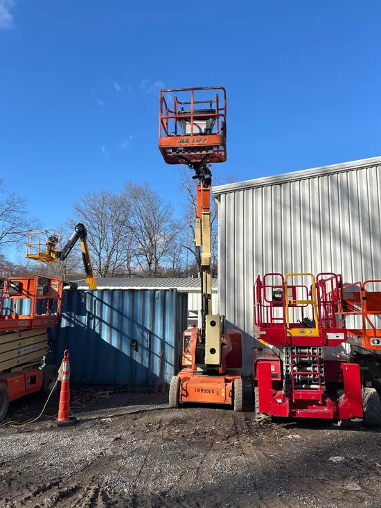 2013 JLG E400AJPN Articulating Boom Lift