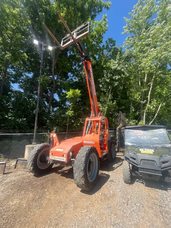2016 SKYTRAK 6042 Forklift