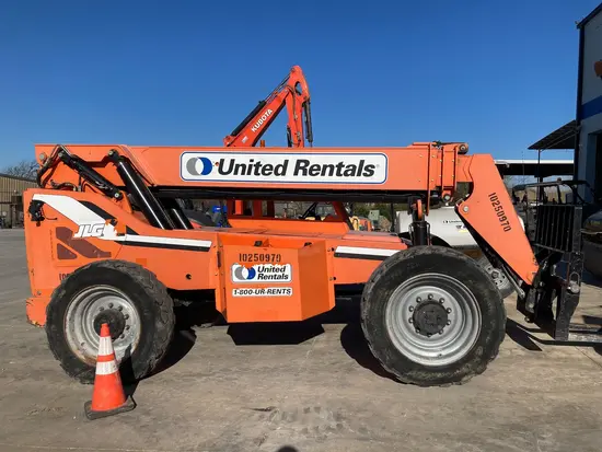 2014 SKYTRAK 8042 Forklift