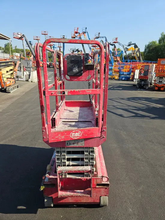 2018 MEC MICRO 19 Scissor Lift