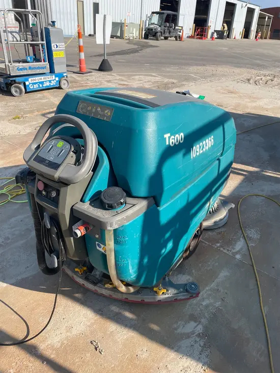 2019 Tennant T600-28 Scrubber