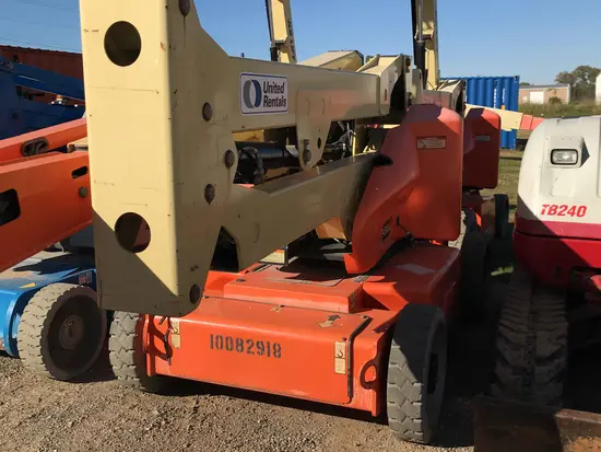 2012 JLG E450AJ Articulating Boom Lift