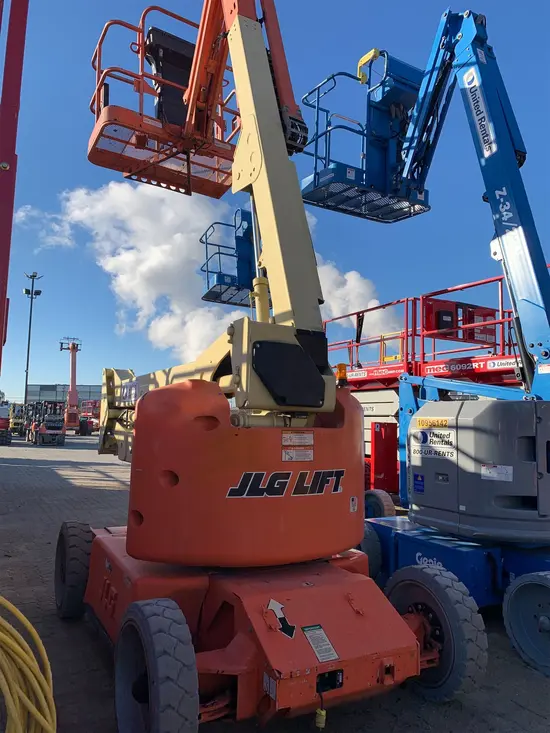 2013 JLG E450AJ Articulating Boom Lift