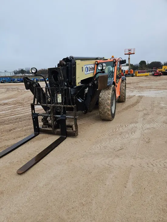 2016 JLG 1055 Forklift