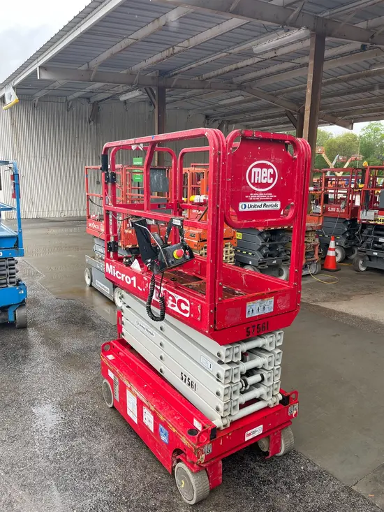 2018 MEC MICRO 19 Scissor Lift