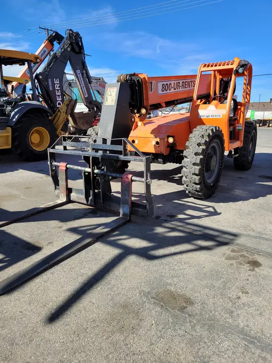 2015 SKYTRAK 6042 Forklift