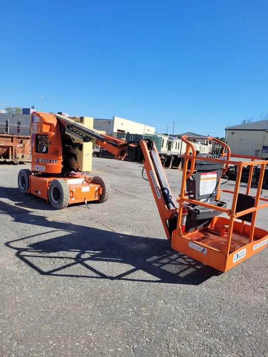 2014 JLG E300AJP Articulating Boom Lift