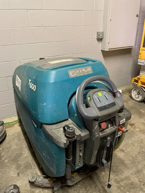2019 Tennant T600-28 Scrubber