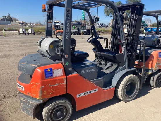 2017 Toyota 8FGU25 Warehouse Forklift