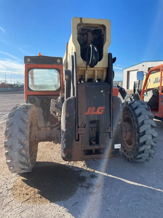 2017 JLG 1055 Forklift