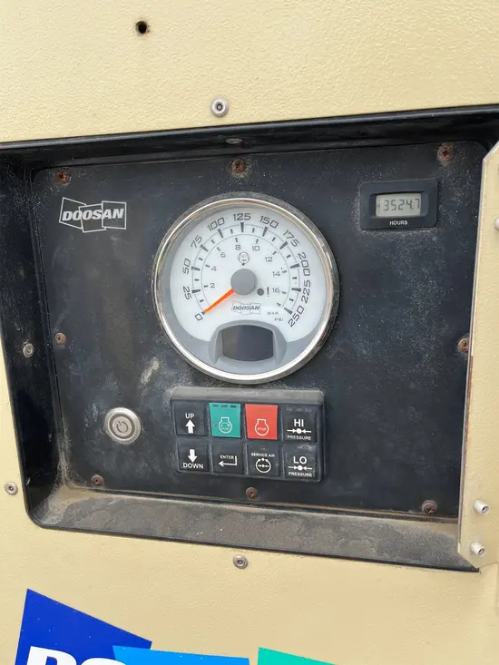 2018 Doosan P425/HP375WCU Air Compressor