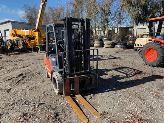 2017 Toyota 8FGU25 Warehouse Forklift