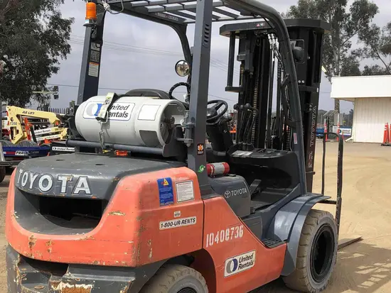 2015 Toyota 8FGU30 Warehouse Forklift