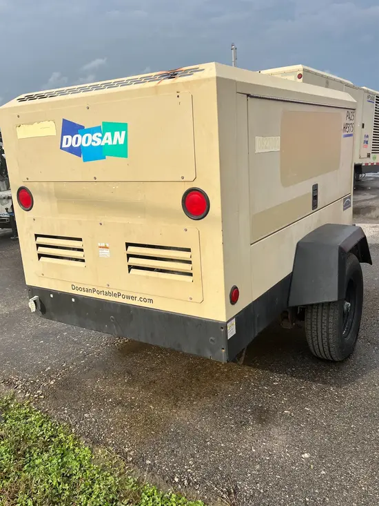 2018 Doosan P425/HP375WCUT4 Air Compressor