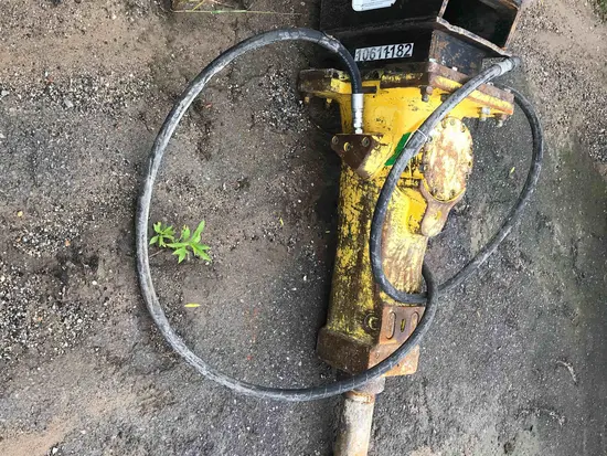 2017 Atlas Copco SB 452 Attachment