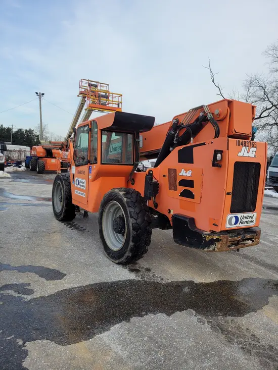 2016 SKYTRAK 8042 Forklift