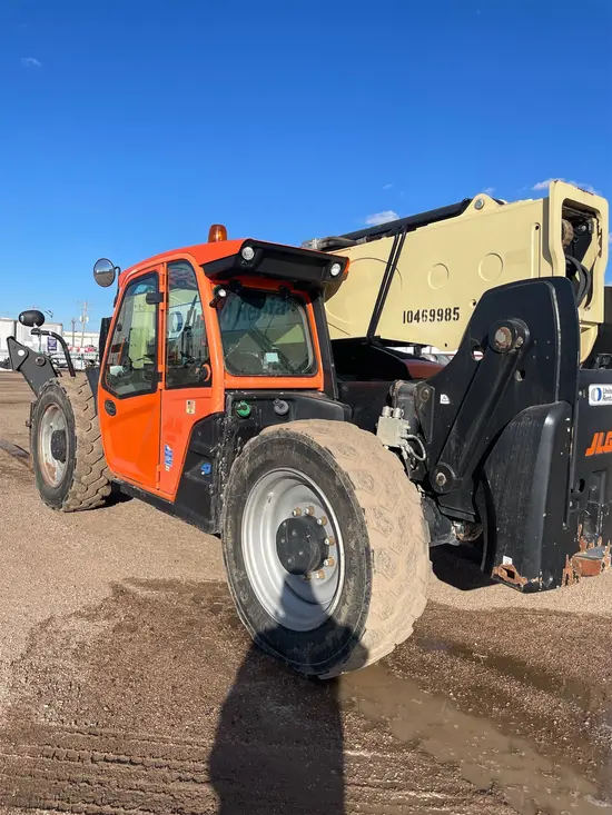 2016 JLG 1055 Forklift