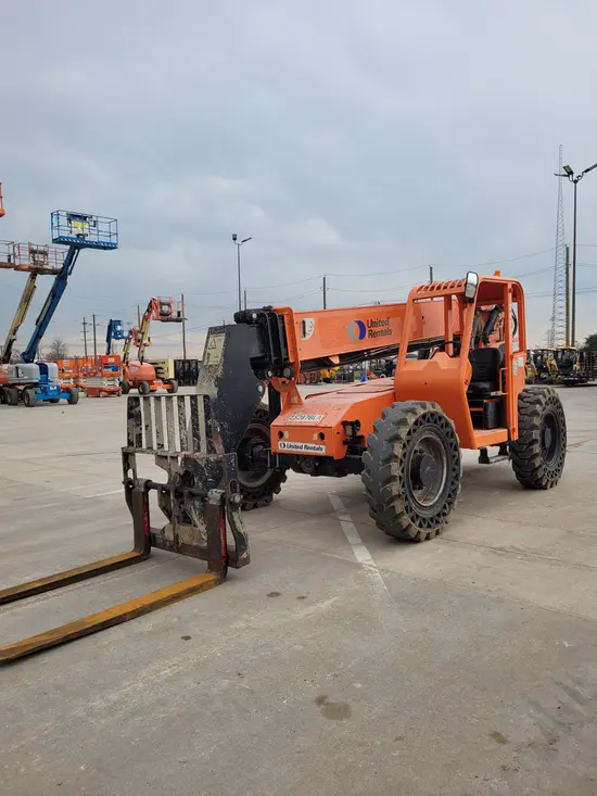 2015 SKYTRAK 6042 Forklift