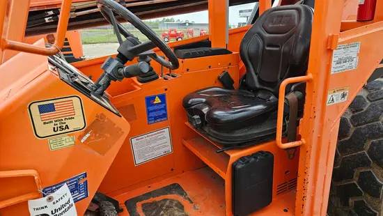 2016 SKYTRAK 8042 Forklift