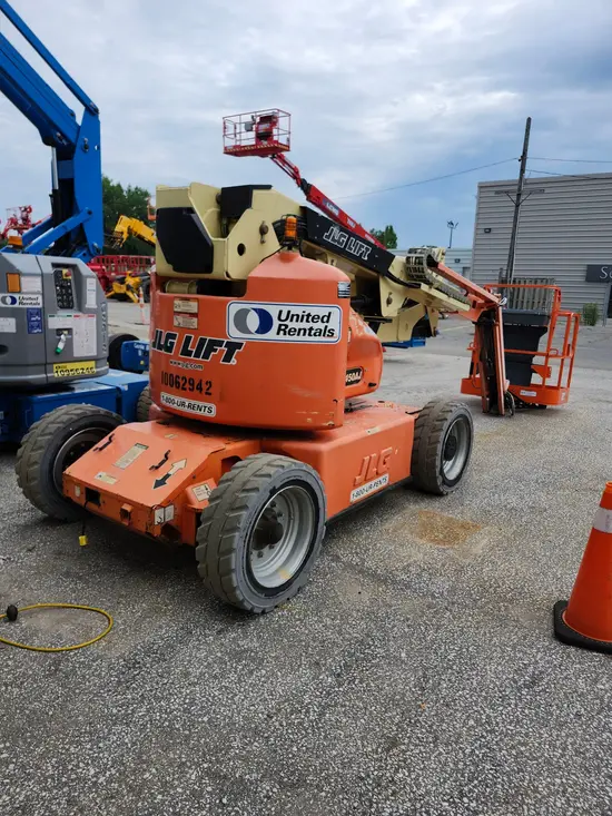2012 JLG E450AJ Articulating Boom Lift