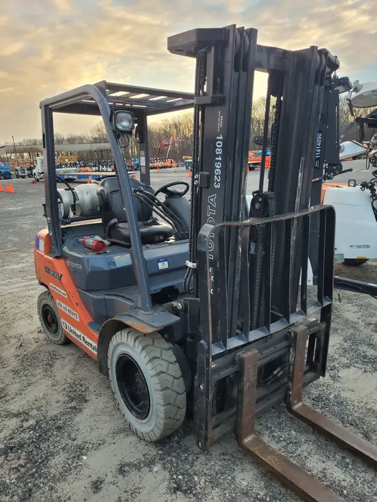 2018 Toyota 8FGU25 Warehouse Forklift