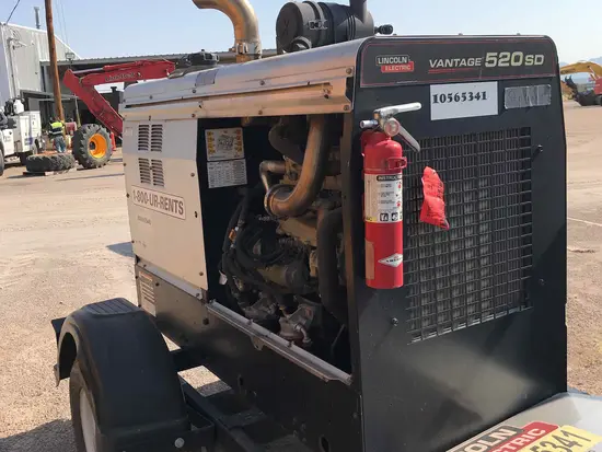 2017 Lincoln Electric VANTAGE 520 Welder