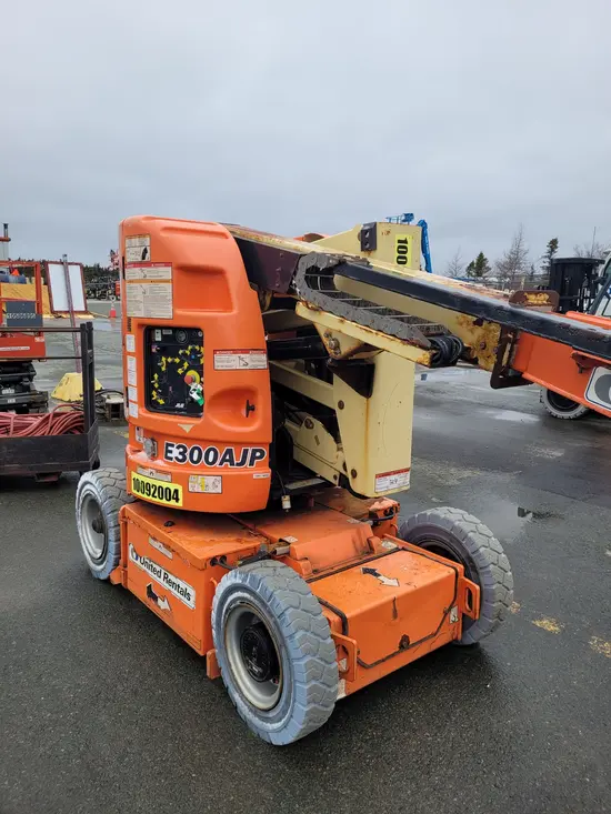 2012 JLG E300AJP Articulating Boom Lift
