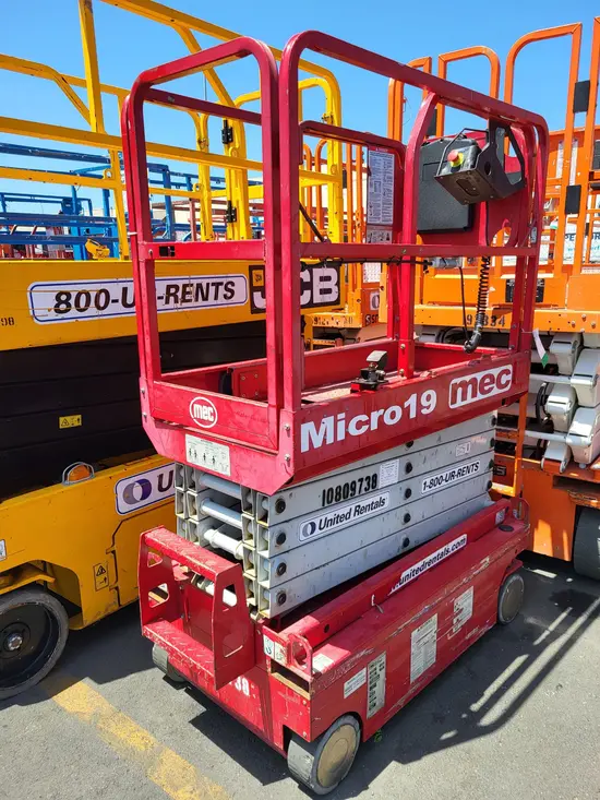 2018 MEC MICRO 19 Scissor Lift