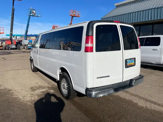 2017 CHEVROLET 3500EXTLTGRWD Vehicle