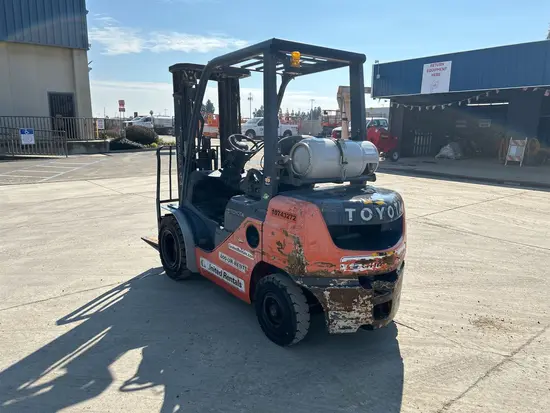 2018 Toyota 8FGU25 Warehouse Forklift