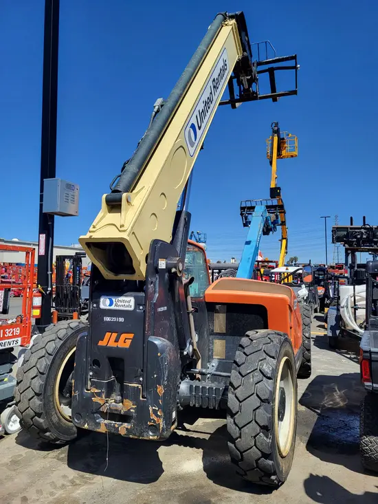2017 JLG 943 S Forklift