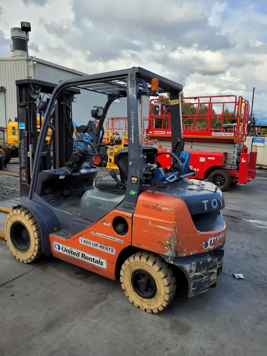 2017 Toyota 8FGU25 Warehouse Forklift