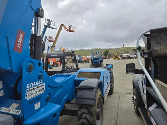 2015 Genie GTH-844 Forklift