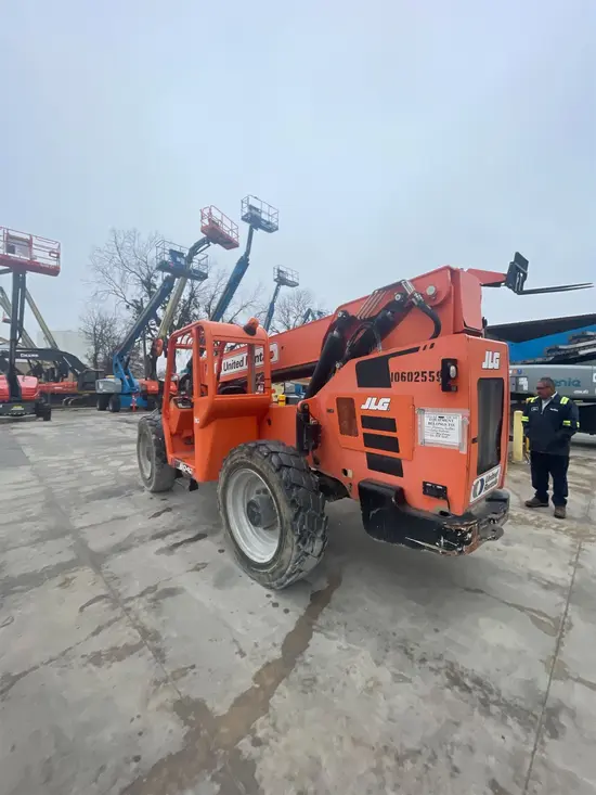 2017 SKYTRAK 8042 Forklift