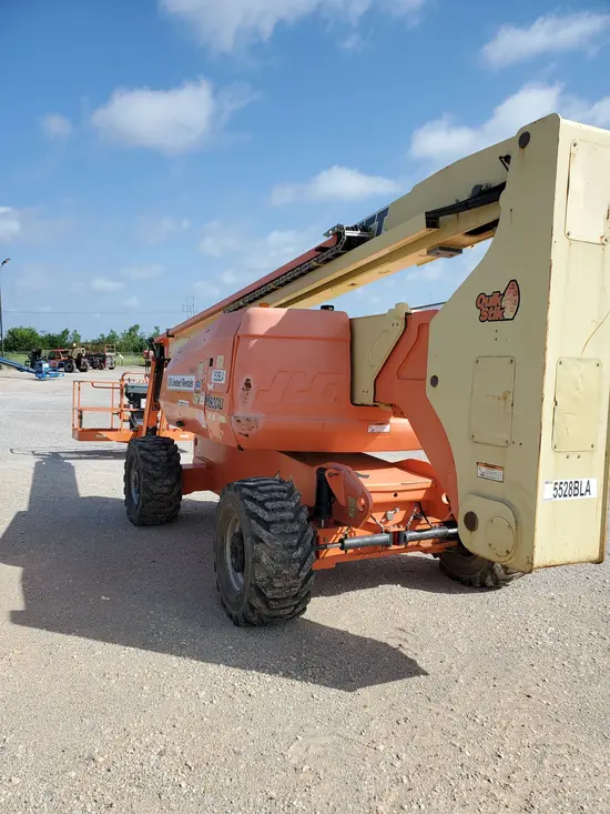 2013 JLG 800AJ Articulating Boom Lift