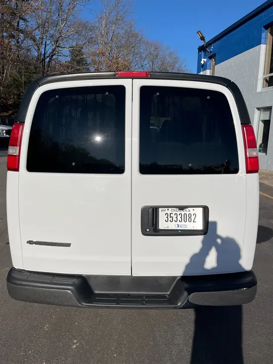 2017 CHEVROLET 3500EXTLTGRWD Vehicle