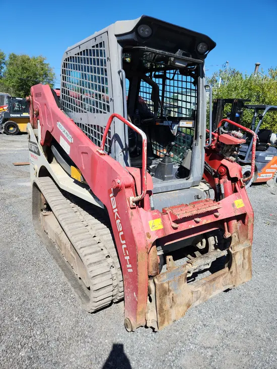 2017 Takeuchi TL10V2-CR Track Loader