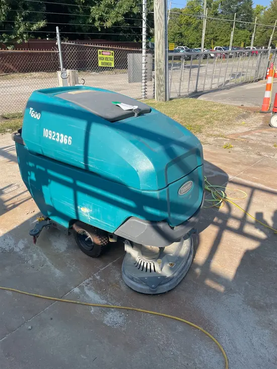 2019 Tennant T600-28 Scrubber