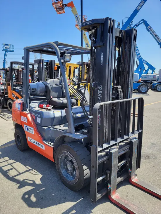 2018 Toyota 8FGU30 Warehouse Forklift