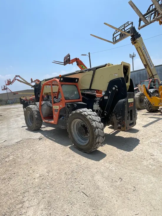 2017 JLG 1055 Forklift
