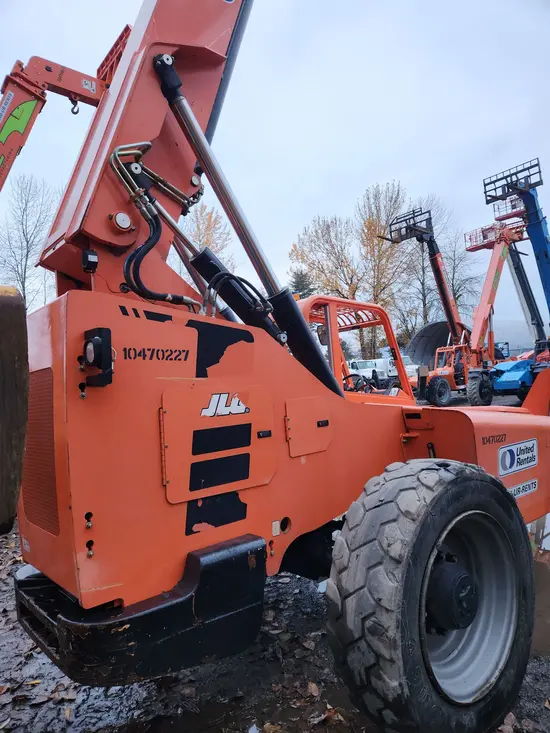 2016 SKYTRAK 8042 Forklift